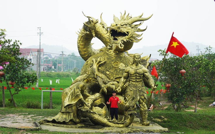 Tượng Cội Nguồn nặng 25 tấn ở Bắc Ninh gây sốt