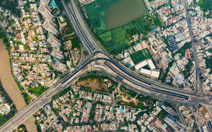 Cầu vượt nút giao An Phú hiện đại nhất TP.HCM thông xe dịp 30.4