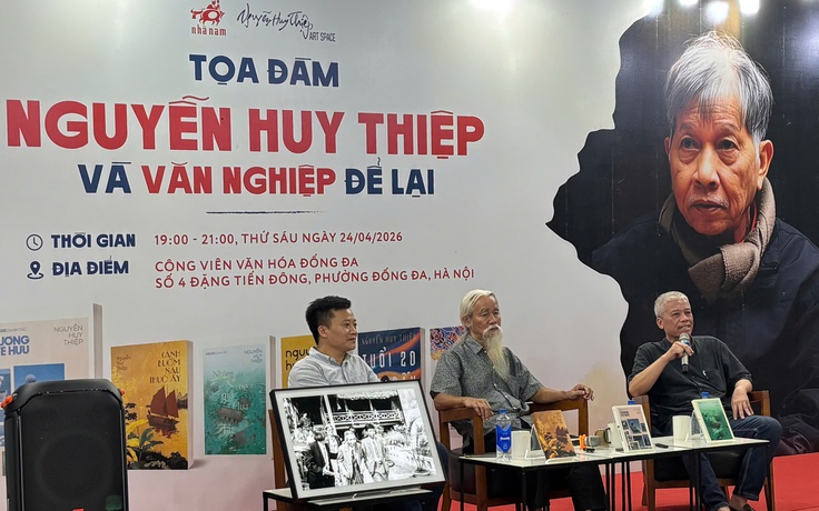 Thơ Nguyễn Huy Thiệp: Đọc câu nào 'sợ' câu ấy!