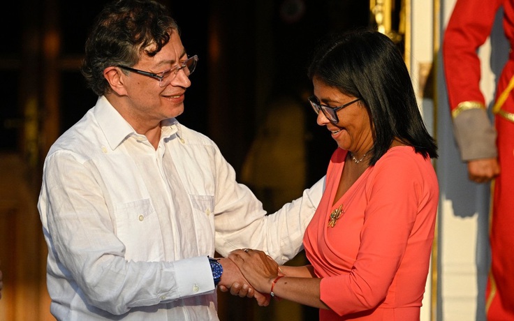 Venezuela, Colombia hợp tác quân sự để chống 'các băng nhóm mafia'