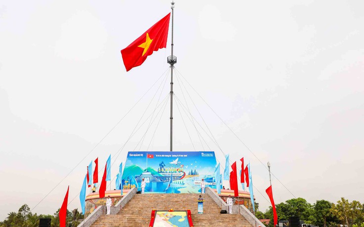 Khát vọng hòa bình bật lên từ vùng đất thép