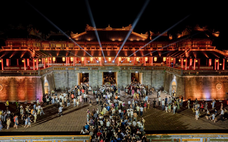 Đại nội Huế mở cửa miễn phí đón du khách chiêm ngưỡng ‘Hoàng cung huyền ảo’