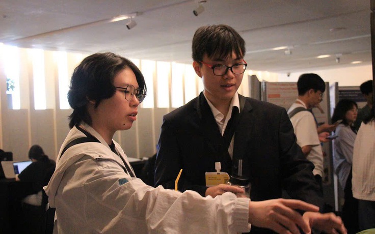 Sinh viên Việt Nam có bài báo A* tại hội nghị hàng đầu thế giới về người-máy