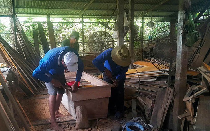 17 năm đóng áo quan miễn phí