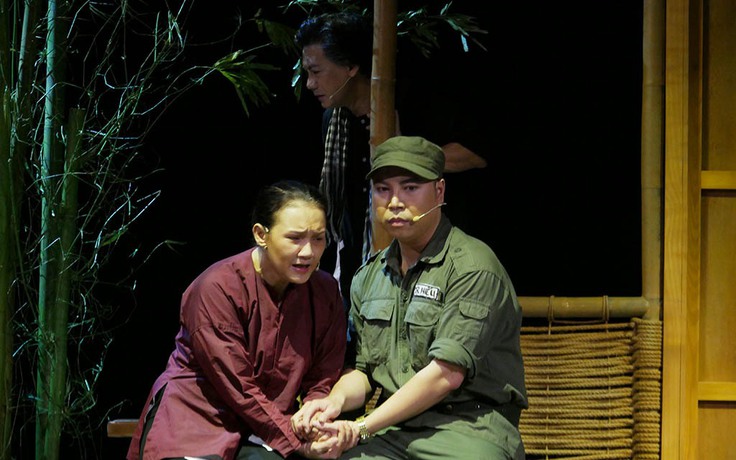 'Thanh gươm và bà mẹ' - lằn ranh nghiệt ngã của chiến tranh