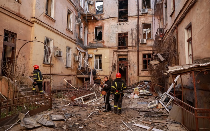 Chiến sự Ukraine ngày 1.524: Nga phóng UAV dồn dập, ông Trump trao đổi với Moscow-Kyiv