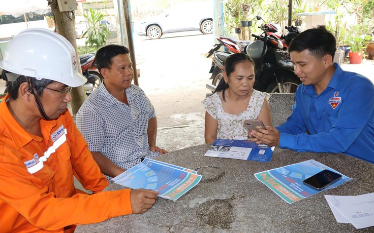 Những trái tim luôn nhiệt huyết, hết lòng vì khách hàng ở điện lực... 'nhà tôi'