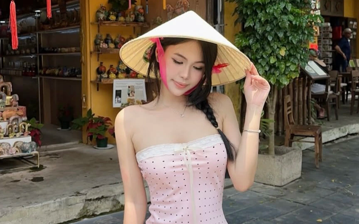 Đầm cúp ngực tôn lên đường nét cơ thể một cách tinh tế