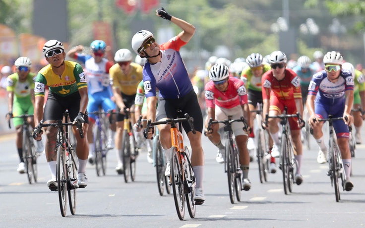 Tay đua New Zealand của đội Vĩnh Long giành chiến thắng trên đất Tây Đô ở Cúp truyền hình TP.HCM