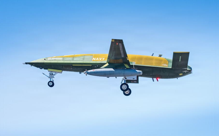Mỹ thử nghiệm máy bay tiếp dầu không người lái biên chế cho tàu sân bay