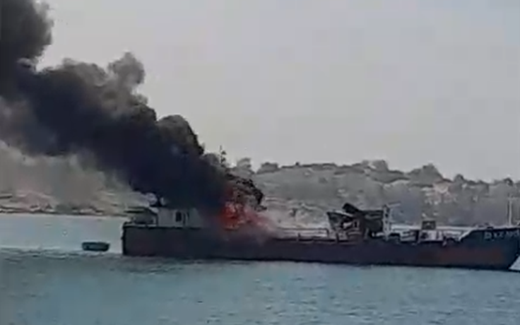 Cháy tàu chở dầu gần bờ biển Liên Hương, 1 người đang mất tích
