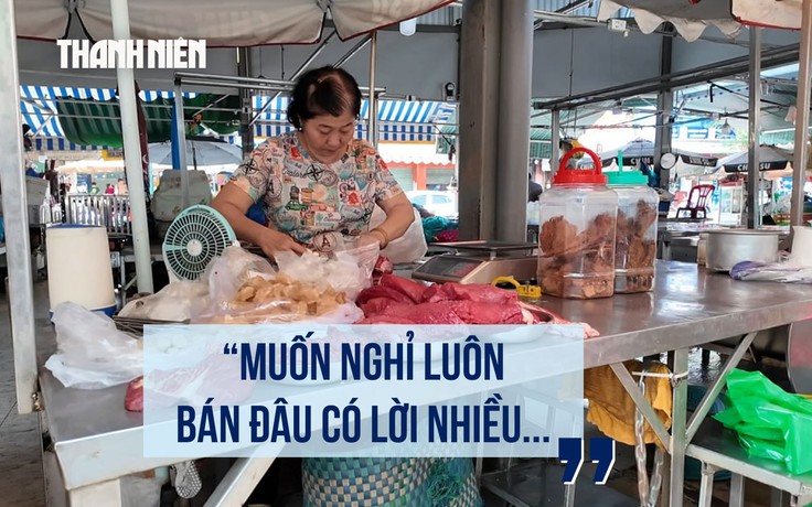Giữa tâm bão giá, tiểu thương than trời: 'Buôn bán giờ chỉ là để giữ sạp'