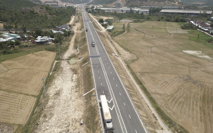 Cao tốc Hoài Nhơn - Quy Nhơn và Quy Nhơn - Chí Thạnh thông xe