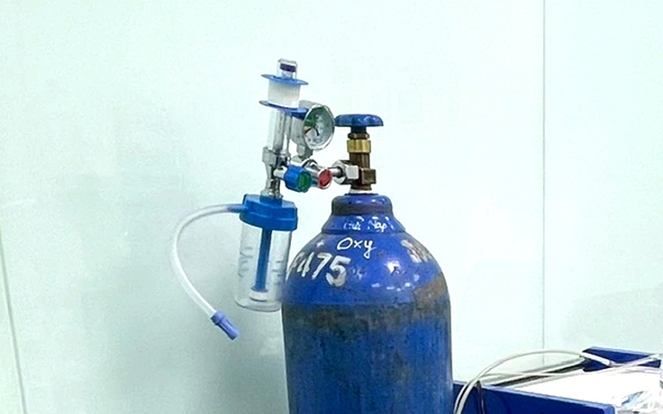 Nổ đồng hồ bình ô xy y tế ở TP.HCM, nữ điều dưỡng bị thương