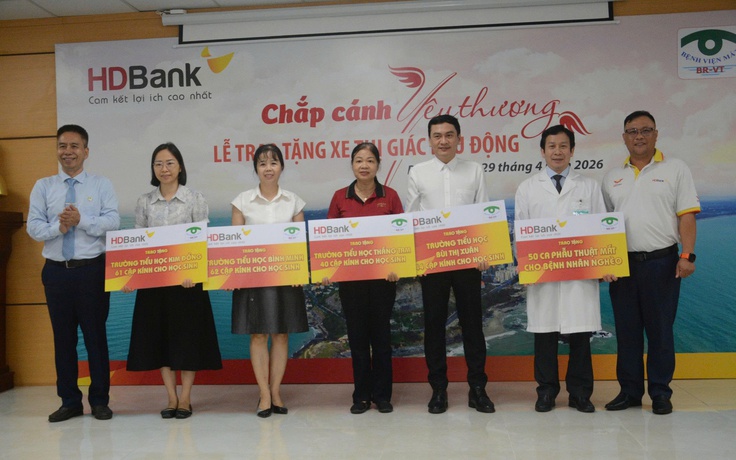 Bệnh viện Mắt Bà Rịa - Vũng Tàu tiếp nhận 2 xe thị giác lưu động