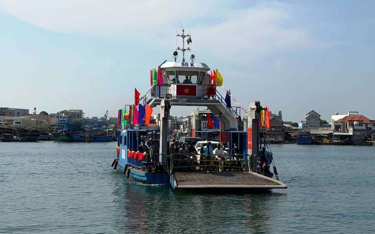 Khánh thành 2 phà mới ở xã đảo, chấm dứt cảnh chờ đợi, 'xoá' cảnh quá tải