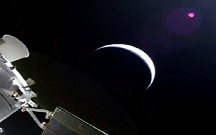 Tàu vũ trụ Orion rời quỹ đạo trái đất, hướng đến mặt trăng