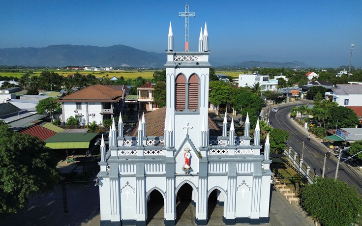 Hà Dừa - giáo đường hàng trăm năm tuổi bên dòng sông Cái