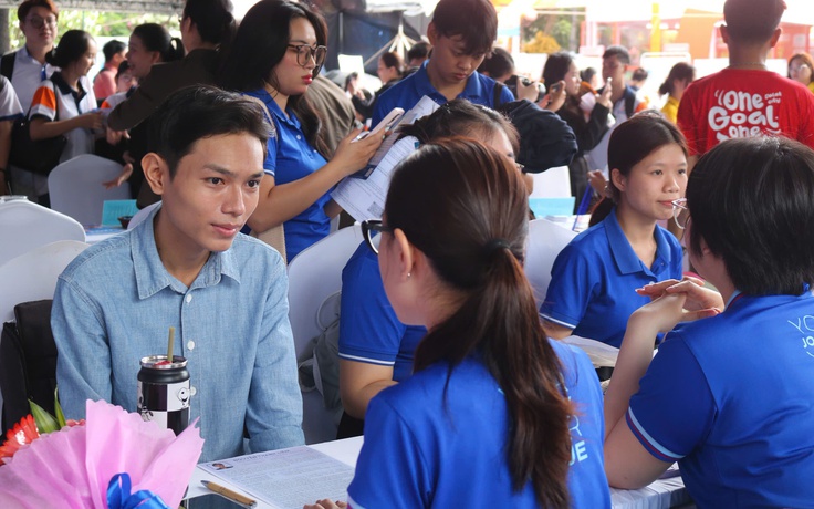 Nhiều việc làm có mức thu nhập hơn 30 triệu đồng/tháng đang chờ người lao động