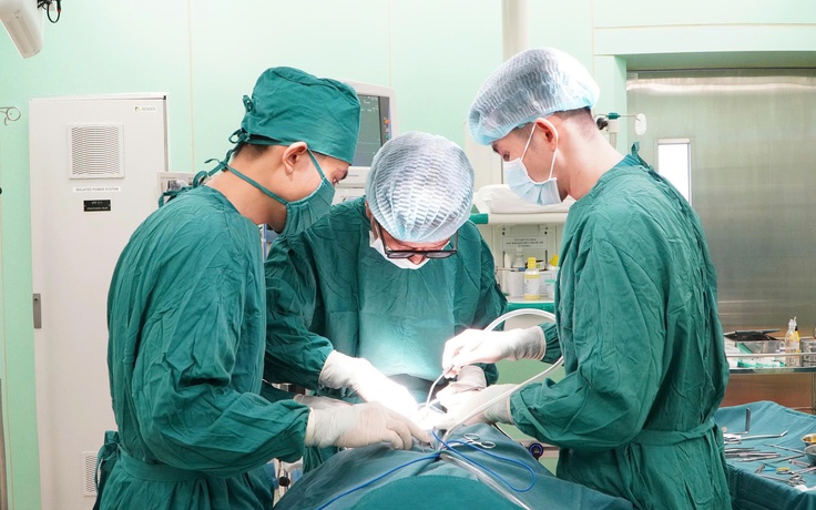 Lần đầu tiên phẫu thuật lấy sỏi tuyến dưới hàm tại Bệnh viện đa khoa Vũng Tàu