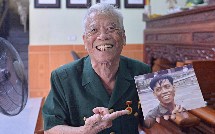 Thiếu tá Nguyễn Hữu Cử kể về 'nụ cười chiến thắng' tại Dinh Độc Lập