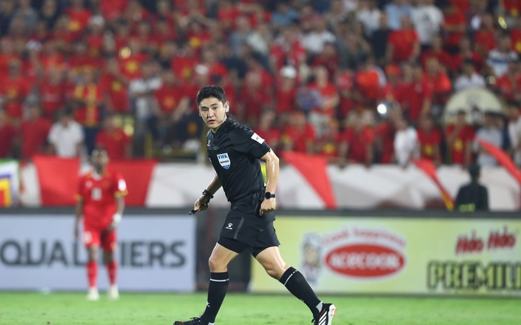 Hai trọng tài Hàn Quốc điều hành trận cực nóng vòng 21, chỉ tiếc HLV Popov vẫn bị ‘treo giò’