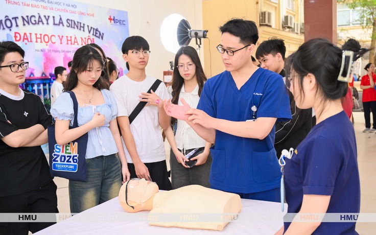 Vì sao Trường ĐH Y Hà Nội bỏ xét tổ hợp C00 cho ngành tâm lý học?