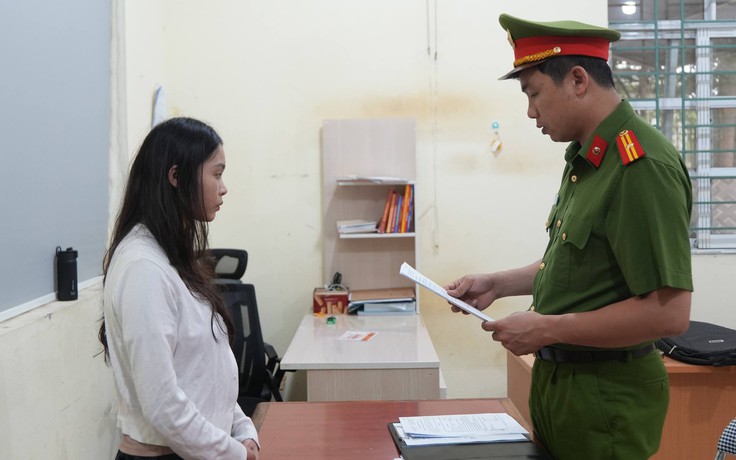 Nhóm nam nữ livestream khiêu dâm để kiếm xu quà tặng