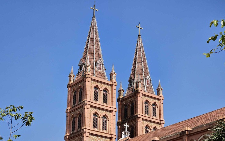 Những nhà thờ độc đáo: Nhà thờ Buôn Hồ - kiệt tác Gothic giữa Tây nguyên