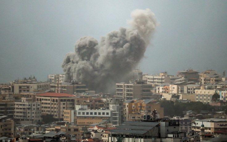 Israel cảnh báo giới lãnh đạo Iran, Hezbollah tuyên bố tấn công tàu chiến Israel