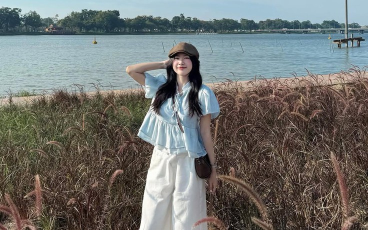 Xua tan cái nắng ngày hè với những kiểu áo gam màu xanh mát lạnh