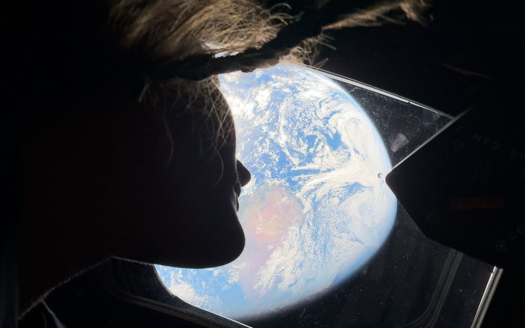 iPhone 17 Pro Max ghi dấu ấn lịch sử khi chụp ảnh Trái đất từ không gian