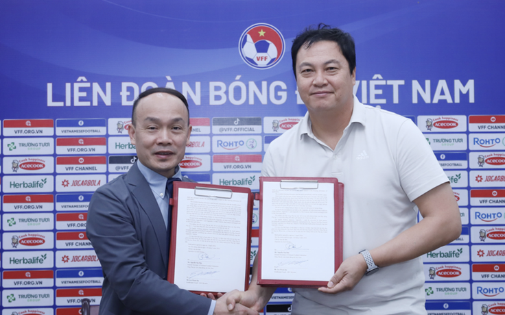 Người hùng World Cup Hàn Quốc gia hạn hợp đồng với đội tuyển Việt Nam