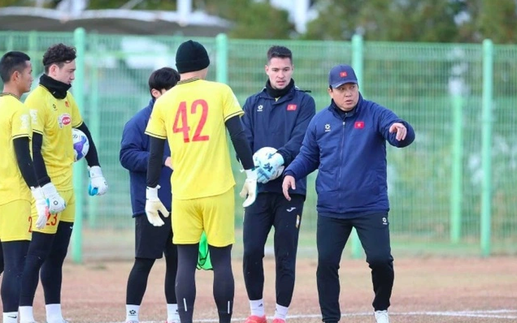 VFF và nước cờ cực sáng suốt, thủ môn đội tuyển Việt Nam càng được nâng chất: Là vì…