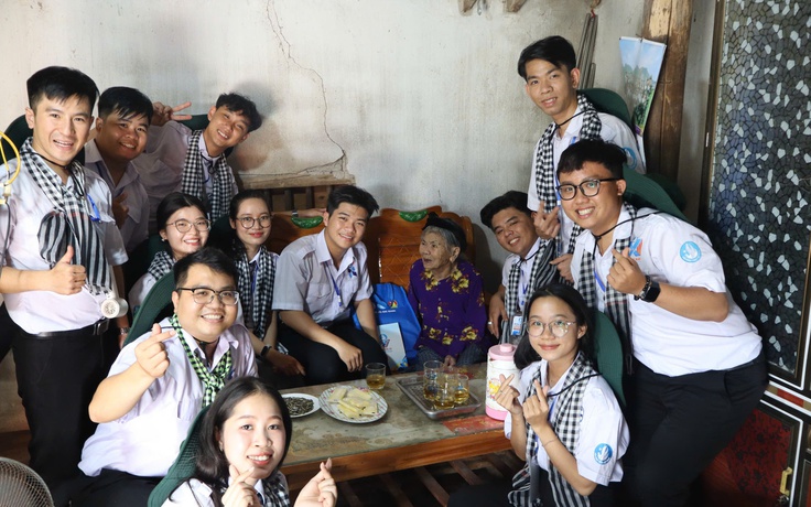 Hành trình về nguồn đặc biệt 'Từ ngòi pháo Chín tháng Giêng'…