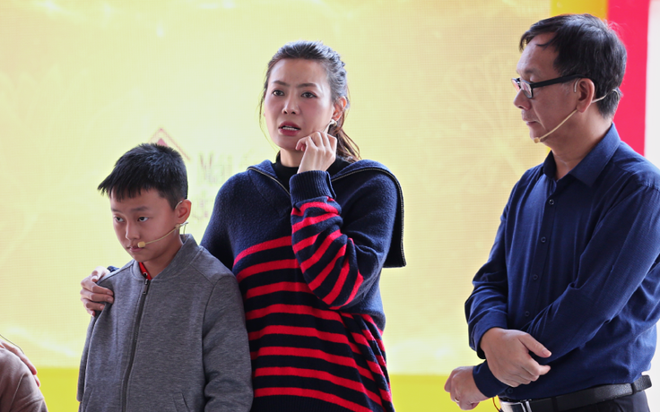 Diễn viên Thanh Hương khóc nghẹn trên truyền hình