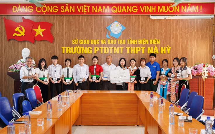 Hành trình Từ Trái Tim thắp sáng ước mơ lập nghiệp cho học sinh Điện Biên