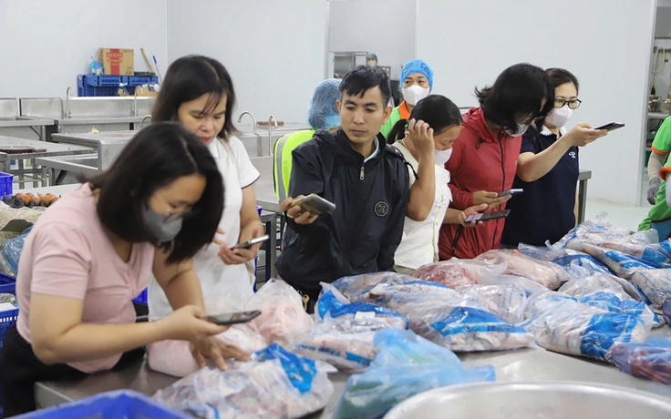 Bữa ăn bán trú trường học: Xử lý vi phạm phải đủ sức răn đe