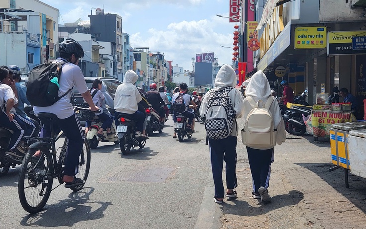 TP.HCM nắng nóng như đổ lửa, trường học, phụ huynh ứng phó