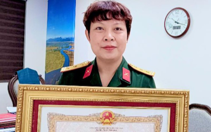 Đạo diễn ‘Mưa đỏ’ nói về áp lực sau khi nhận huân chương