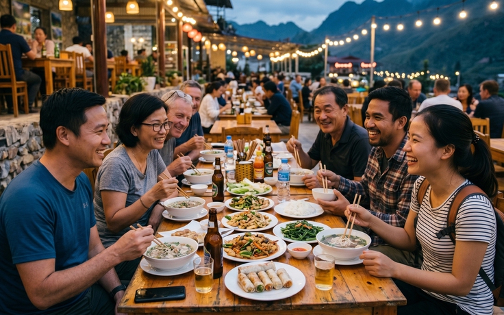 Du lịch xa, ăn uống 'thả cửa': Làm sao tránh đường huyết tăng vọt?