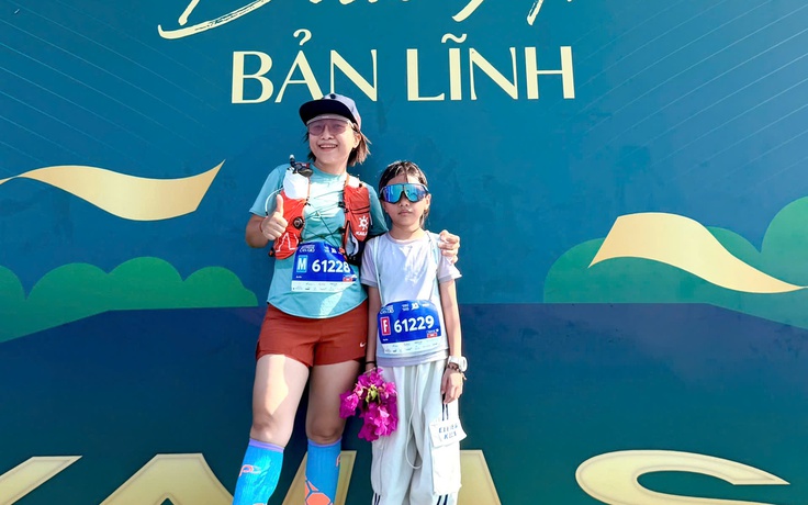 Runner nhí tạo ấn tượng trên đường chạy VnExpress Marathon Green Paradise Cần Giờ 2026