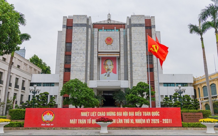 Hà Nội rực rỡ cờ hoa trước thềm Đại hội MTTQ Việt Nam lần thứ XI