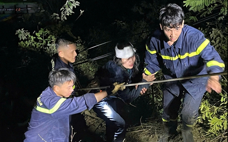 Xe khách rơi xuống đèo An Khê, 1 người chết và 11 người bị thương