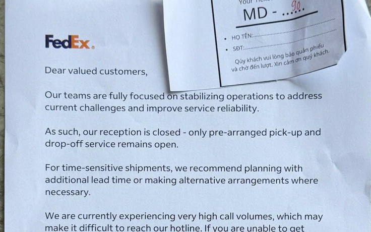 FedEx tiếp tục ùn tắc, phát phiếu thứ tự chờ đợi cho khách hàng