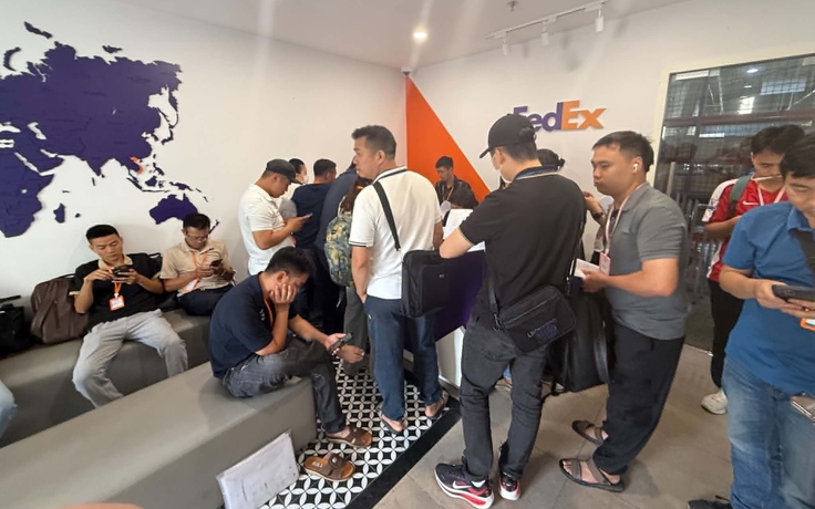 Doanh nghiệp rối loạn vì hãng vận chuyển quốc tế gặp sự cố