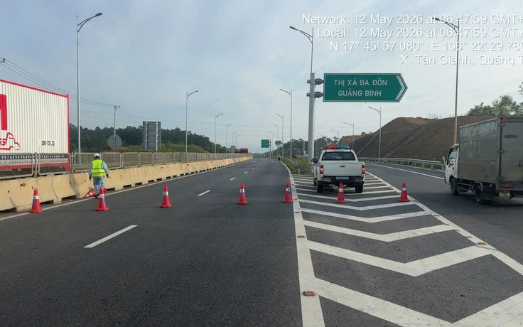 Hôm nay phân luồng cao tốc Vũng Áng - Bùng để lắp hệ thống giám sát