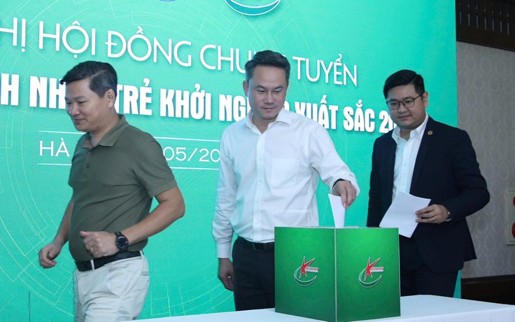 Bỏ phiếu kín chọn Top 10 doanh nhân trẻ khởi nghiệp xuất sắc