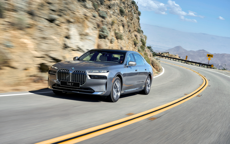 BMW 735i Pure Excellence: Bản hòa tấu của đỉnh cao công nghệ & trải nghiệm thượng lưu