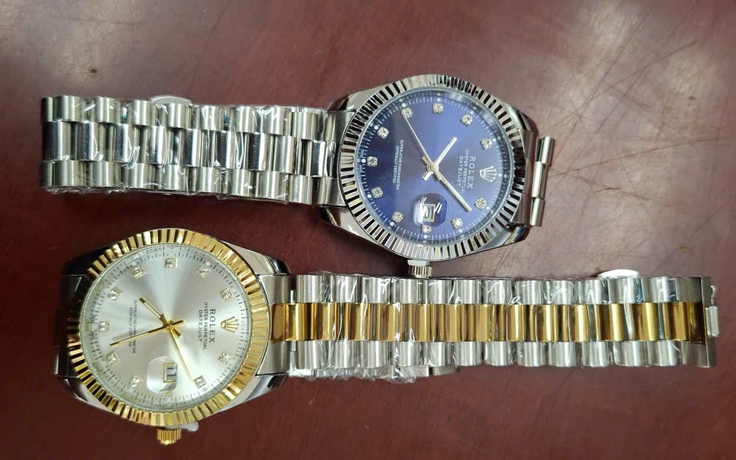 Bắt 5.090 đồng hồ, nón thời trang, kẹp tóc giả nhãn hiệu Rolex, Gucci